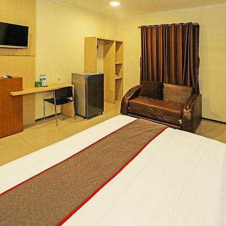 Super Oyo Townhouse Oak Hotel Fiducia Serpong Eksteriør billede