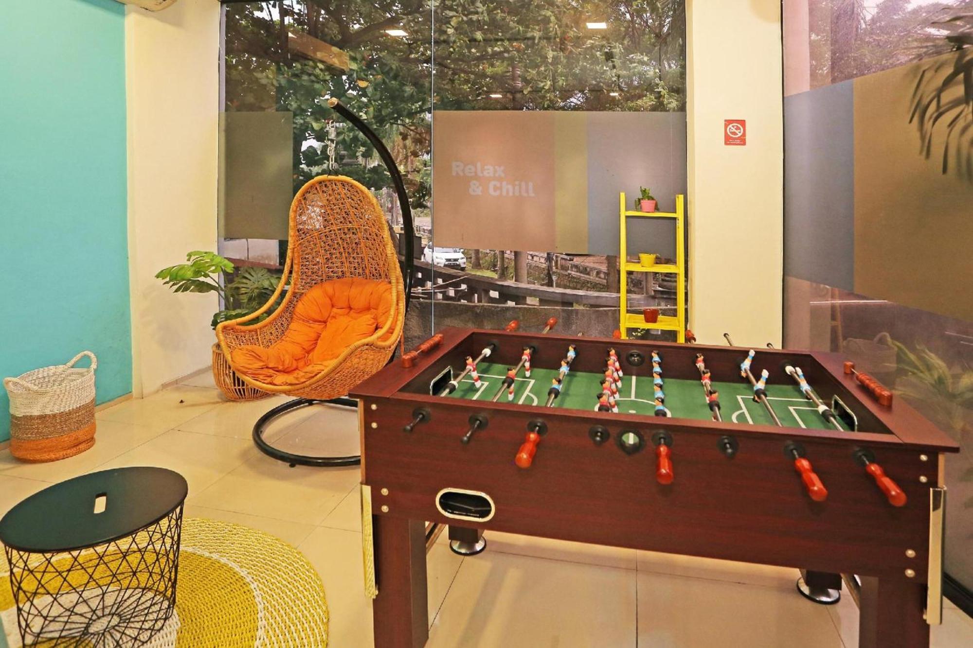 Super Oyo Townhouse Oak Hotel Fiducia Serpong Eksteriør billede