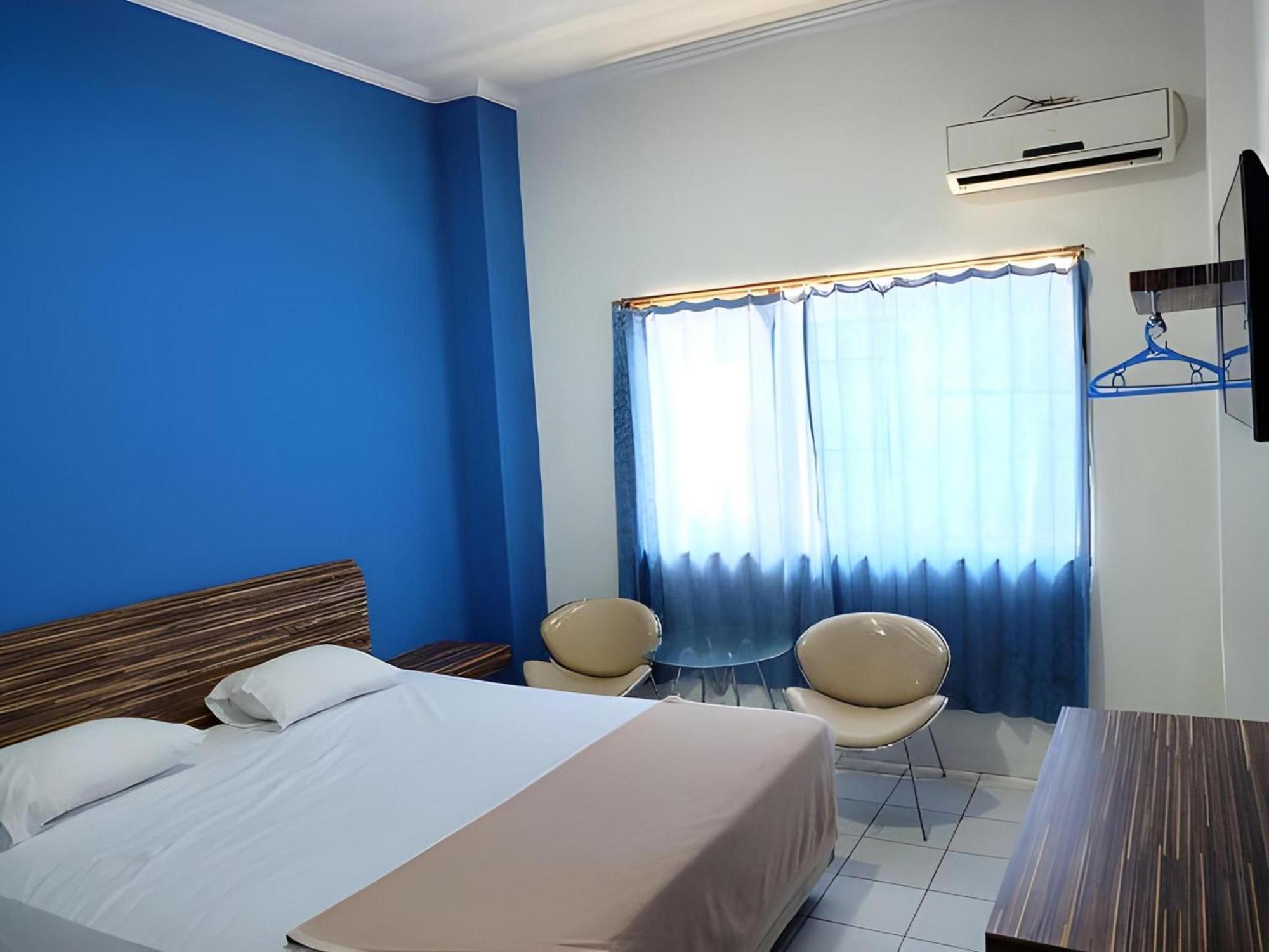 Super Oyo Townhouse Oak Hotel Fiducia Serpong Eksteriør billede