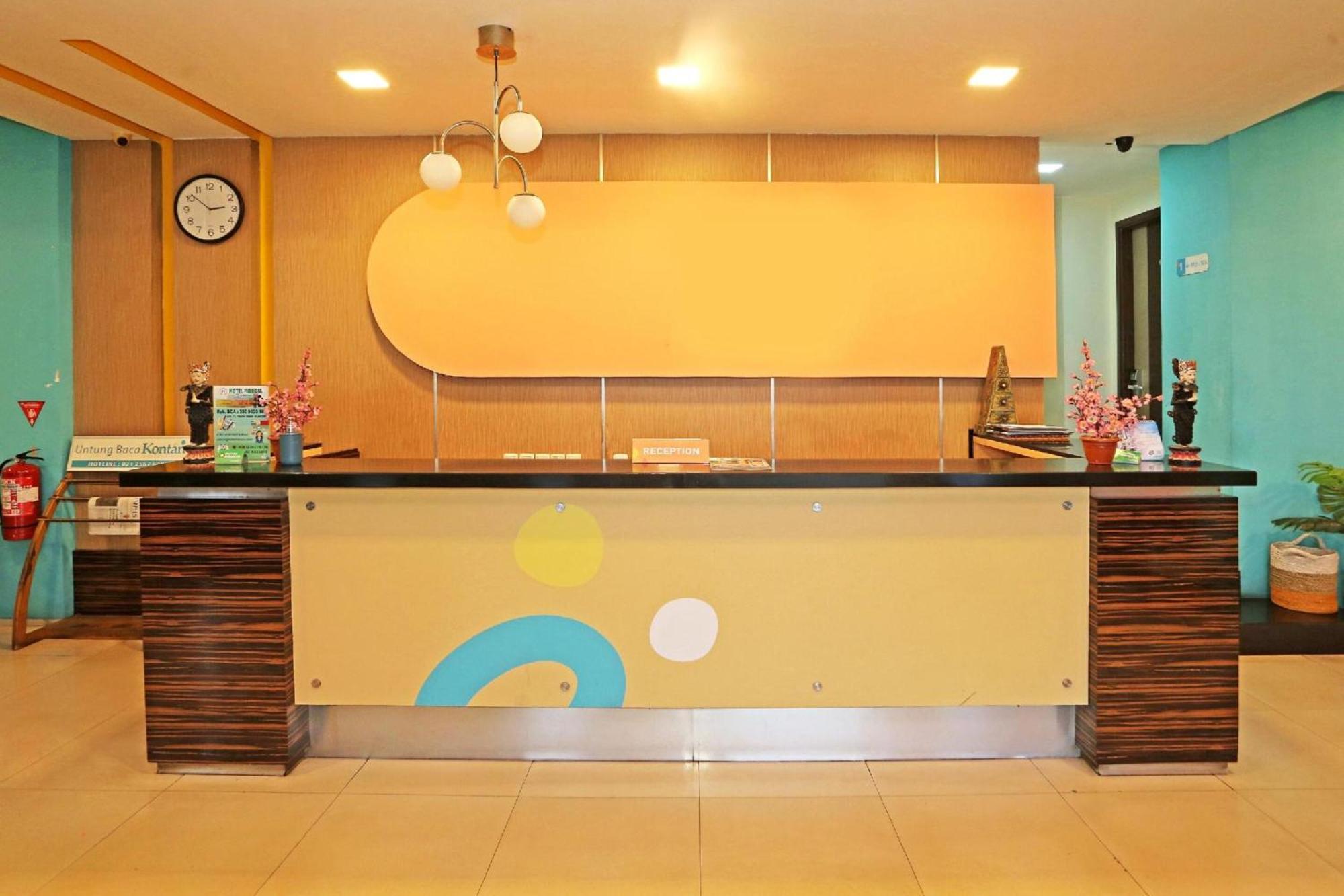 Super Oyo Townhouse Oak Hotel Fiducia Serpong Eksteriør billede