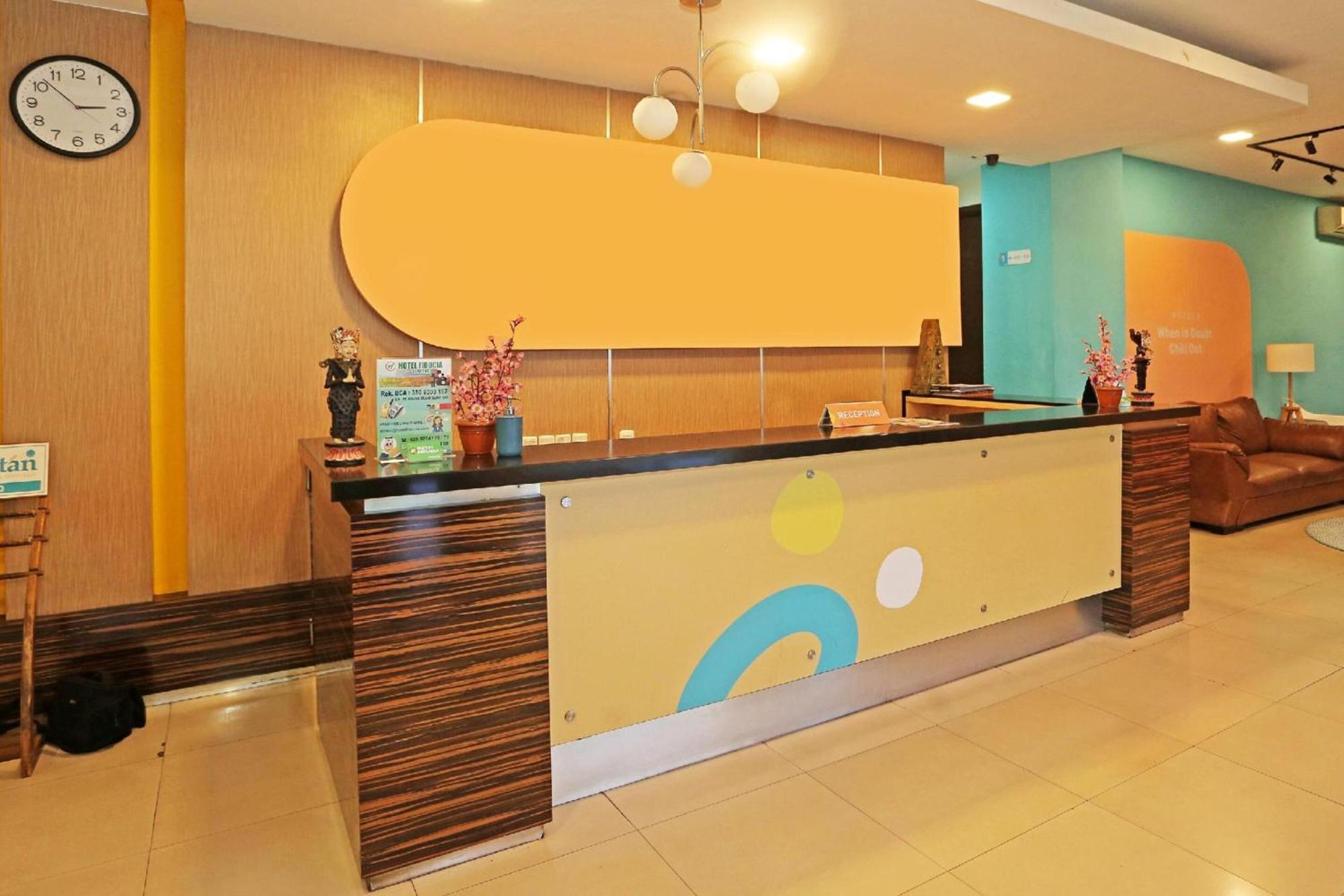 Super Oyo Townhouse Oak Hotel Fiducia Serpong Eksteriør billede