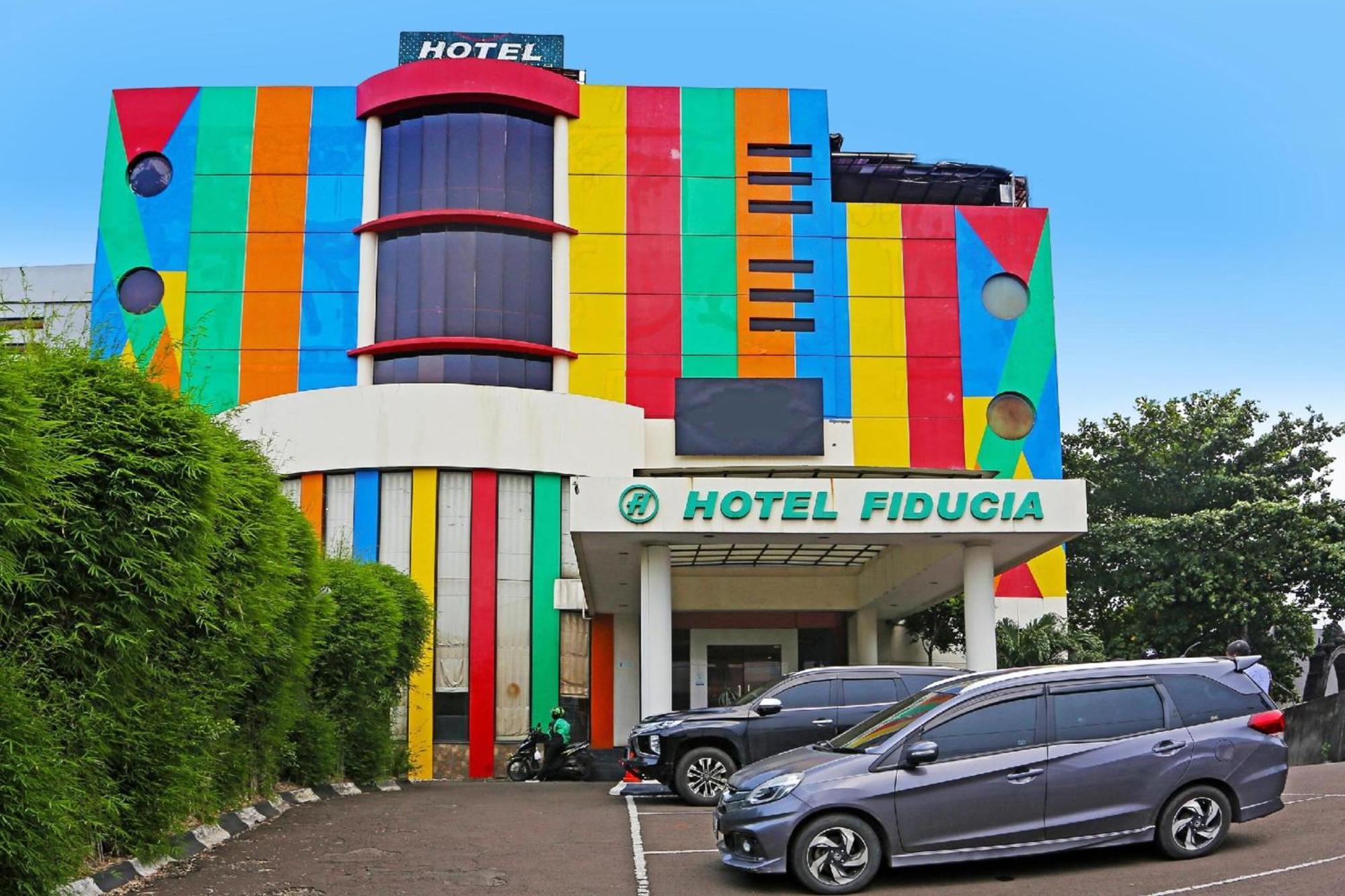 Super Oyo Townhouse Oak Hotel Fiducia Serpong Eksteriør billede
