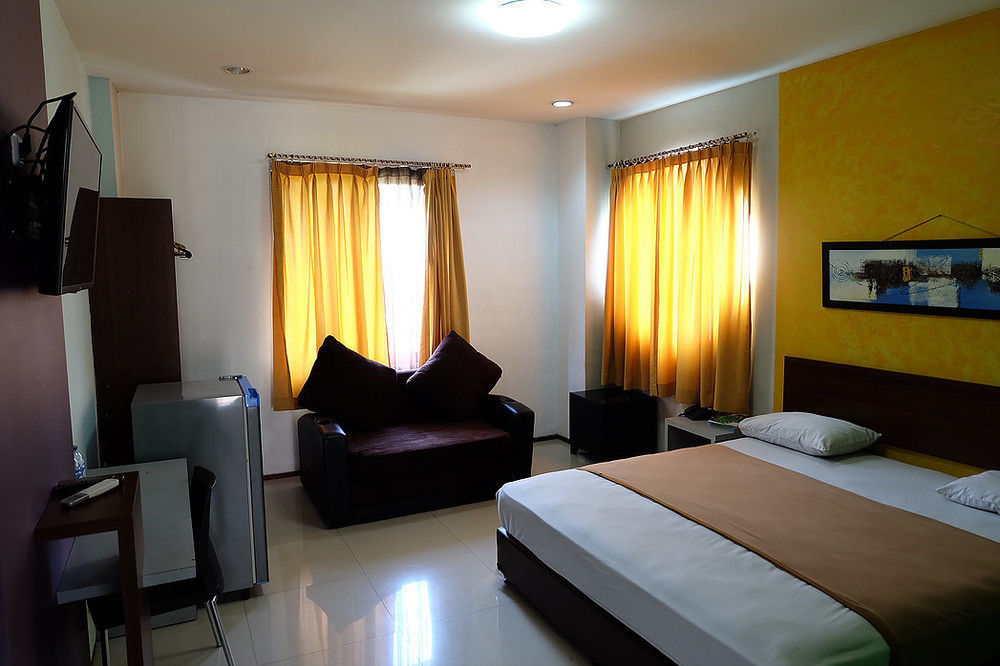 Super Oyo Townhouse Oak Hotel Fiducia Serpong Eksteriør billede
